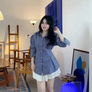 Kemeja Stripe Rempel Fit Body Motif Salur Garis