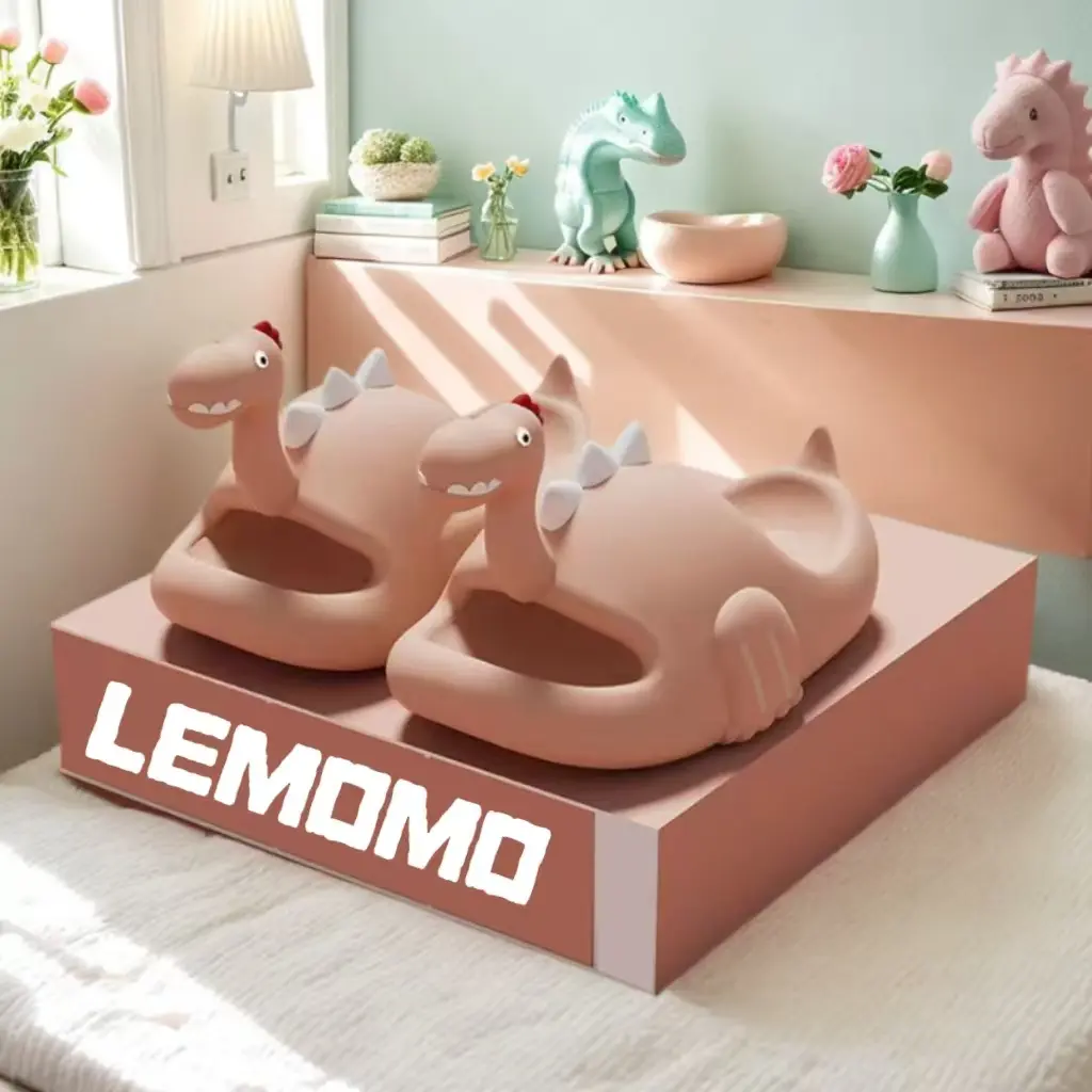 LEMOMO Sandal Dinosaurus 3D Wantia Super Lembut Sandal Anak Karakter Dinosaurus Sandal anak laki laki Sandal anak perempuan import Sandal Couple Bestie Lucu Sandal couple sekelas FLIP FLOP size:24-41 Hijau Merah muda