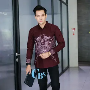 Kemeja Batik Pria Motif Dhananjaya Burgundy Lengan Panjang Slimfit Premium Bahan Katun Halus Lapis Furing Baju Formal Hem Kantor Nyaman