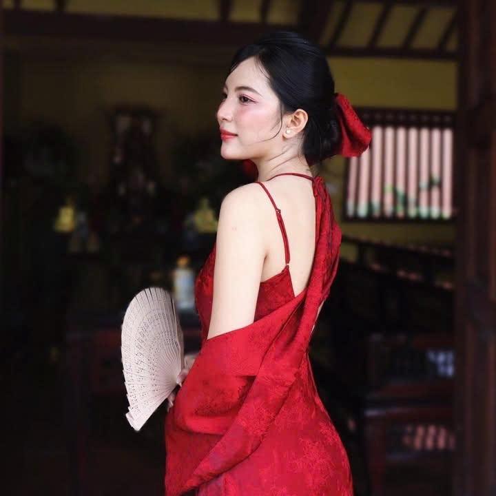  | Viena Dress | Set Đầm Lụa Áo Yếm ko dây kéo + Đầm Cổ V Tách Rời + khăn choàng + kẹp tóc 