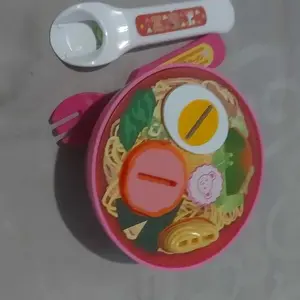 TOYBEBE Mainan Pudding Piring Makan Boneka rumah bermain Ramen Set Doll Plate Aksesori rumah bermain Mainan Anak Perempuan rumah bermain Kids Plate Aksesori Hadiah Baju Plastik