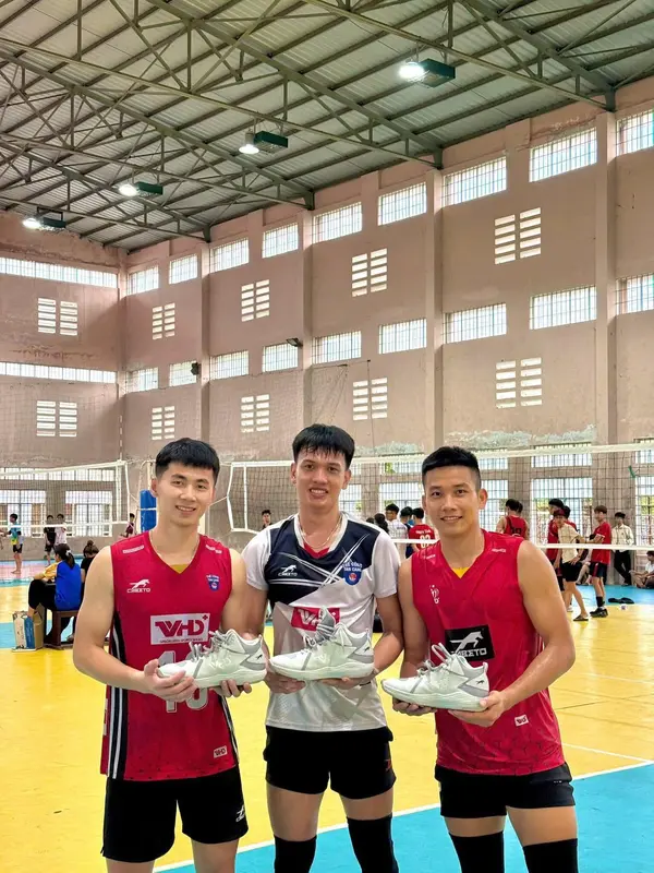 Giày bóng chuyền CHUKCHI VHD  || Cày sân bê tông, đế cực êm, không đau gối.  Sneaker Sport Cao Su vhd  chukchi 8