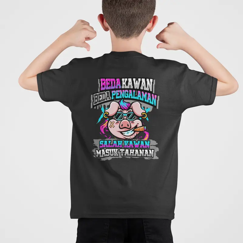 Ajoe kids kaos anak anak umur 4-10 tahun sablon depan belakang motif kata kata BEDA KAWAN BEDA PENGLAMAN 0