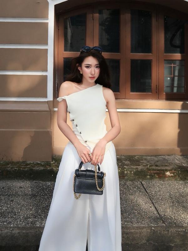 Áo trễ vai nữ nút bấm cách điệu sang chảnh ôm body AINE TOP - áo lệch vai kiểu nữ 2 lớp dày dặn áo trễ vai cộc tay bẹt vai mặc nhiều kiểu áo kiểu nữ phong cách sang trọng lịch sự mùa hè TOP WOMEN - ENKA VIETNAM