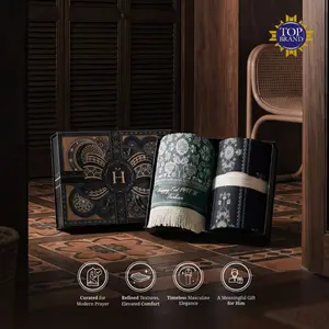 Howel and Co - Enoura (Classic Man Set)