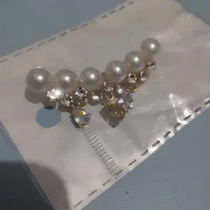 【Yy】Brooch Mutiara Air Mata Berantai dengan Desain Elegan untuk Jas, Pin Anti Goyang Serbaguna Model Baru Wanita yang Bisa Dipakai di Berbagai Acara