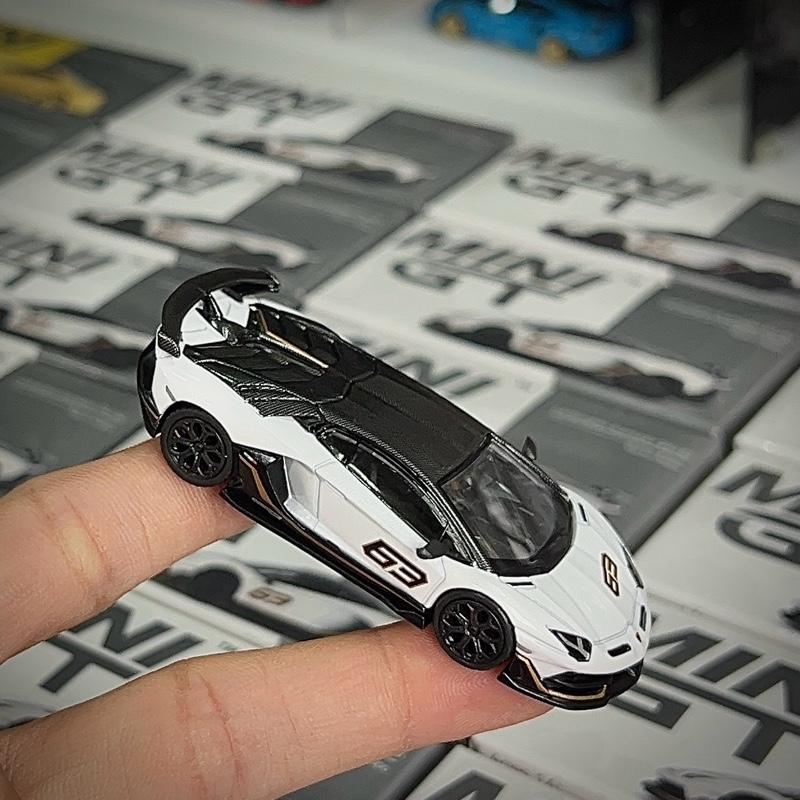Xe mô hình tỉ lệ 1:64 mã 842 New Box 6