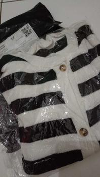 Product Review of Moura Setrip Cardigan Kancing Sweater Rajut Wanita from A**🐝 0