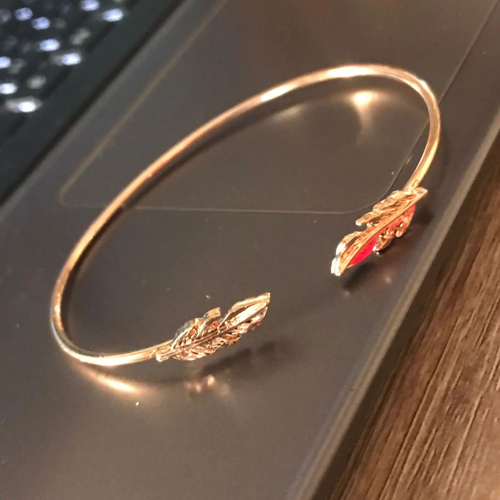 Gelang Tangan Wanita Motif Daun Fashion Korea - Bracelets Gold