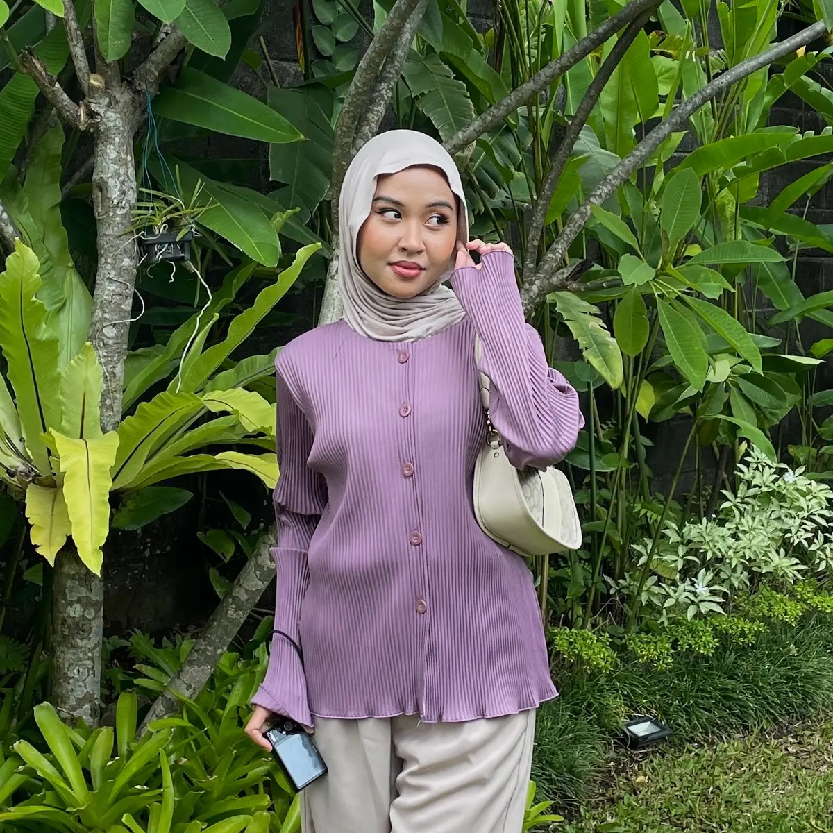 [milihbeau] Belle Wavy Outer / outer cardigan nyaman lembut bahan plisket kriwil-kriwil cocok untuk casual informal Silver Cardigans warna hitam warna krem warna netral warna cerah