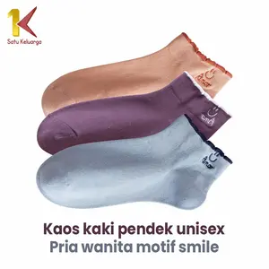 Satu Keluarga Kaos Kaki Pendek Unisex Pria Wanita P254 Ankle Socks Motif Smile Boneka Emoji Semata Kaki Kaoskaki Pendek Wanita