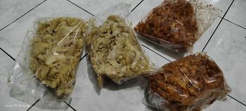 Product Review of 500Gram Keripik Kriwil Pedas Daun Jeruk & Keripik Kriwil Original 500 Gram Keripik Kriwil Sari Asih Cemilan Food Snacks Asin Kerupuk Kerupuk from A**i 1