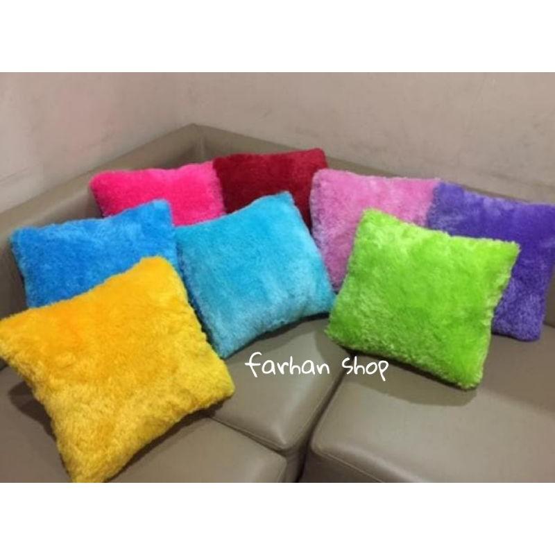 SARUNG BANTAL KURSI BULU GLOSSY Uk 40X40 1