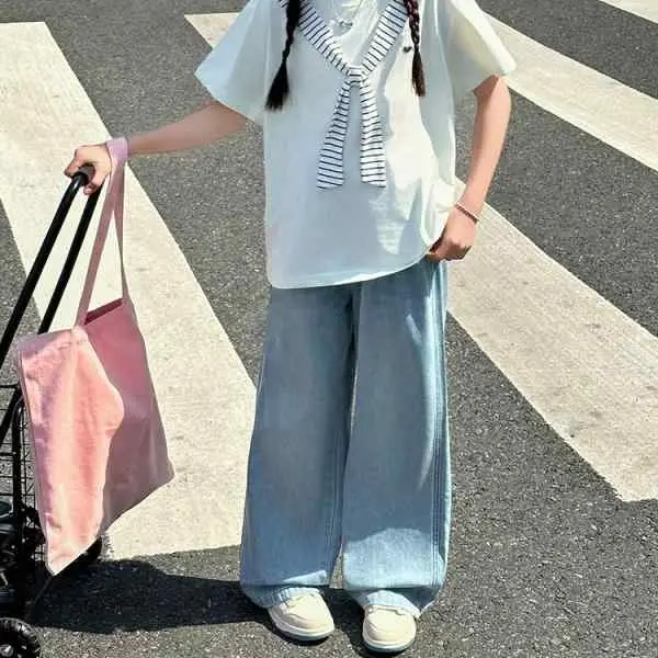 Retro Light Blue Wisker