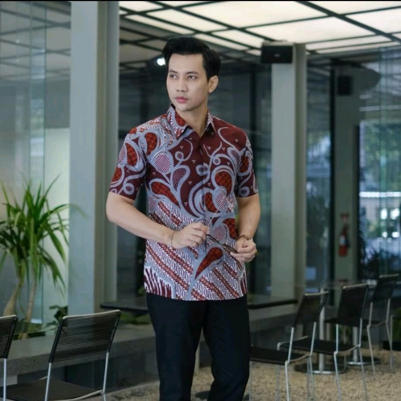 bergundi atasan kemeja batik pria lengan pendek slim fit lapis furing halus bahan katun solo halus Baju Dewasa Santai Hem 3