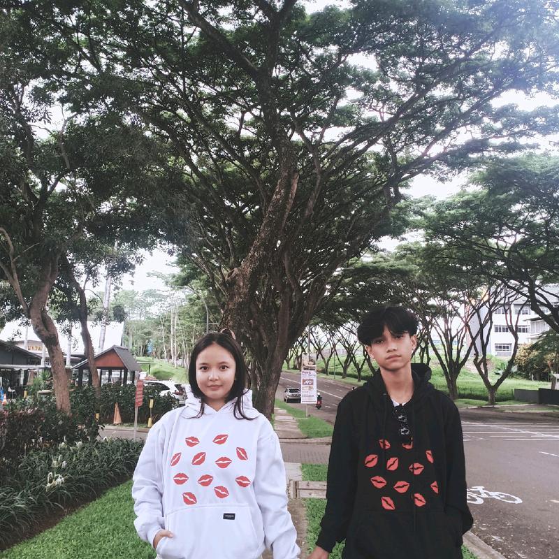 HOODIE SWEATER KISS UNISEX HIGH QUALITY PREMIUM DISTRO Fleece Tebal Wanita Pria 7