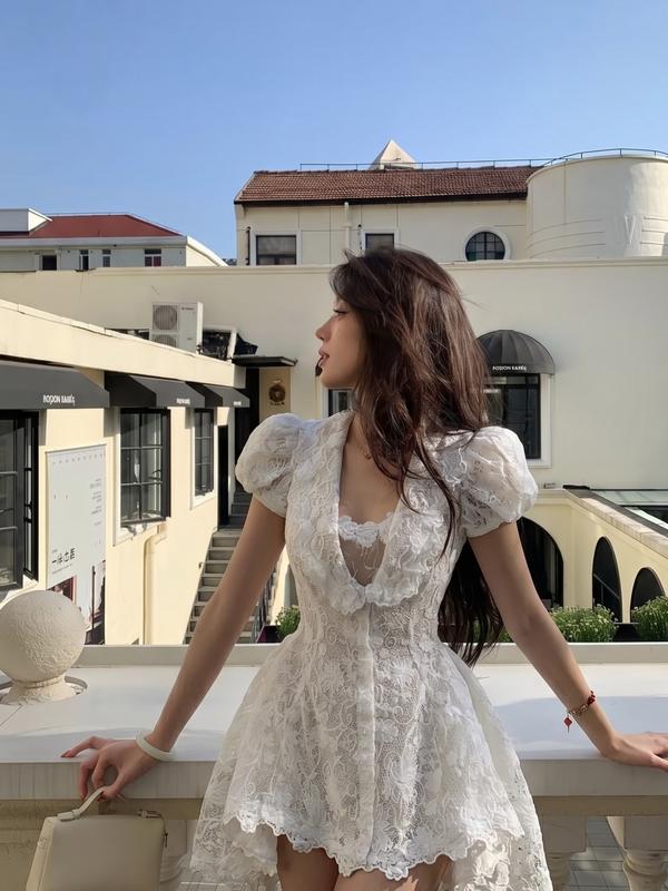 ONONMM Lavina Dress | Đầm Ren Hoa Thêu Cao Cấp Thanh Lịch