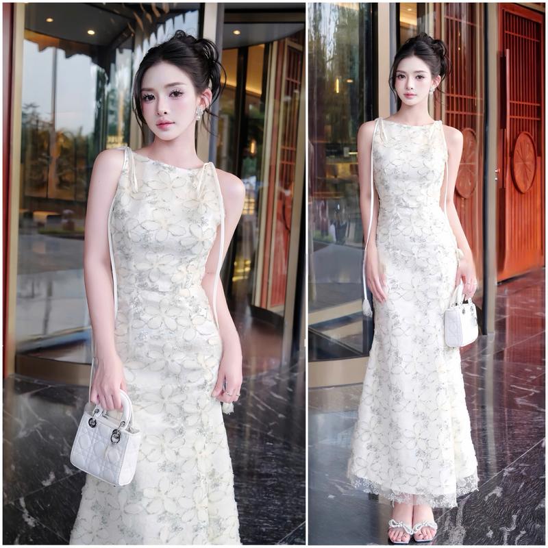 Đầm dự tiệc ren hoa cổ yếm dáng đuôi cá A113A xẻ tà trái sang trọng - Akara Closet