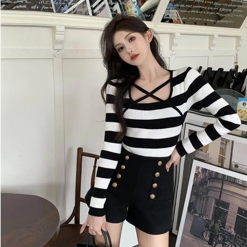 Atasan Salur Lengan Panjang Wanita Tshirt Stripe Knit Rajut Style Korea