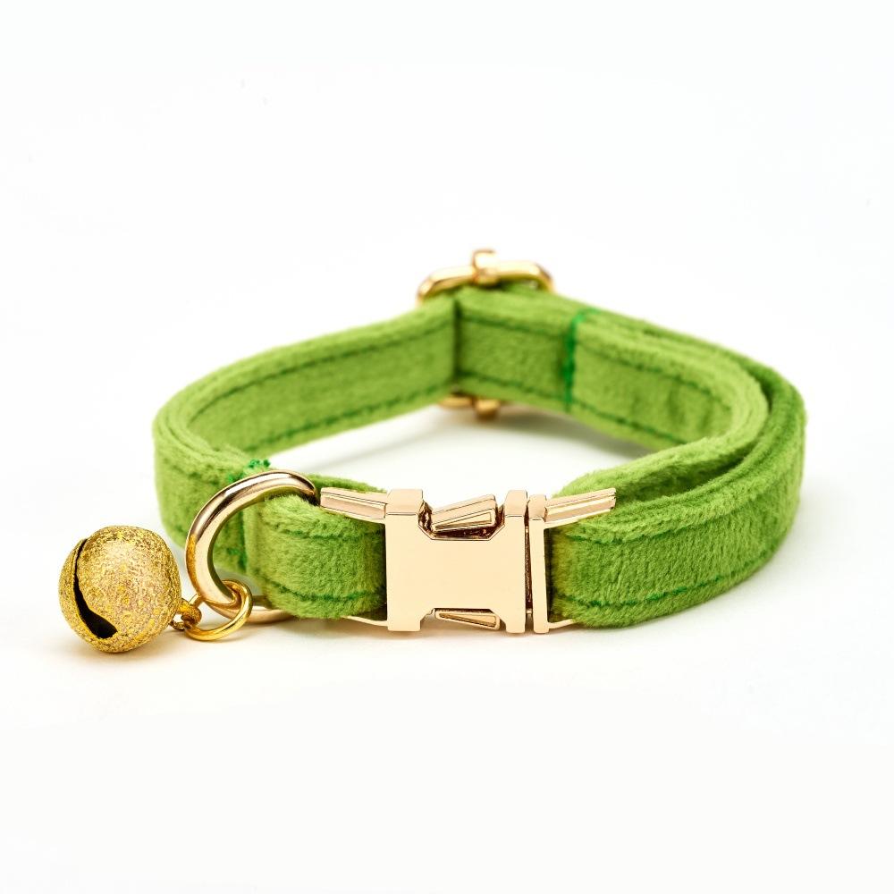 Collar Kucing Velvet Soft dengan Lonceng Emas & Buckle Ajustable | Soft Velvet Cat Collar with Gold Bell & Adjustable Buckle