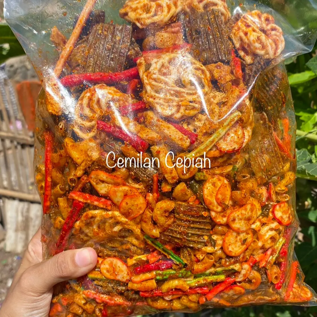 SEBLAK CAMPUR KERUPUK MIX BASRENG/PEDO/KERUPUK JENGKOL/KERUPUK BETON/BASRENG/KERUPUK BAWANG 1KG PEDAS DAUN JERUK