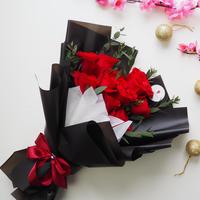 Gambar Bouquet Flowers Black Amora (Buket Bunga Valentine) 10 Rose Merah dari sevenrosecoid Kota Administrasi Jakarta Barat 3 Tokopedia