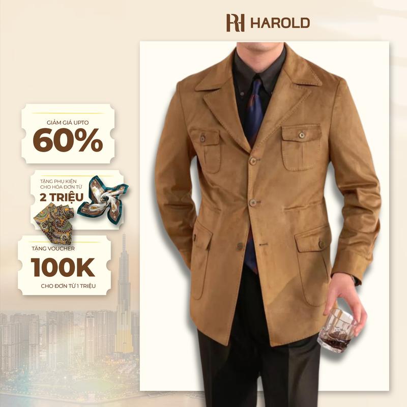 Áo Khoác Nam Da Lộn Cao Cấp Harold Safari Jacket Đi Tiệc, Đi Chơi Thiết Kế Sang Trọng Độc Đáo, Nhiều Túi, Vải Dày Dặn Giữ Ấm Tốt, Đứng Form Slimfit - Hàng Cao Cấp Menswear Suit