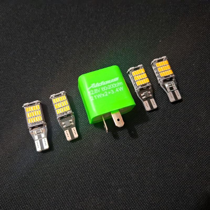 paketan 4pcs lampu sein T15 T10 dajjal smd 45led dc12volt  plus flaser sen universal super terang 6