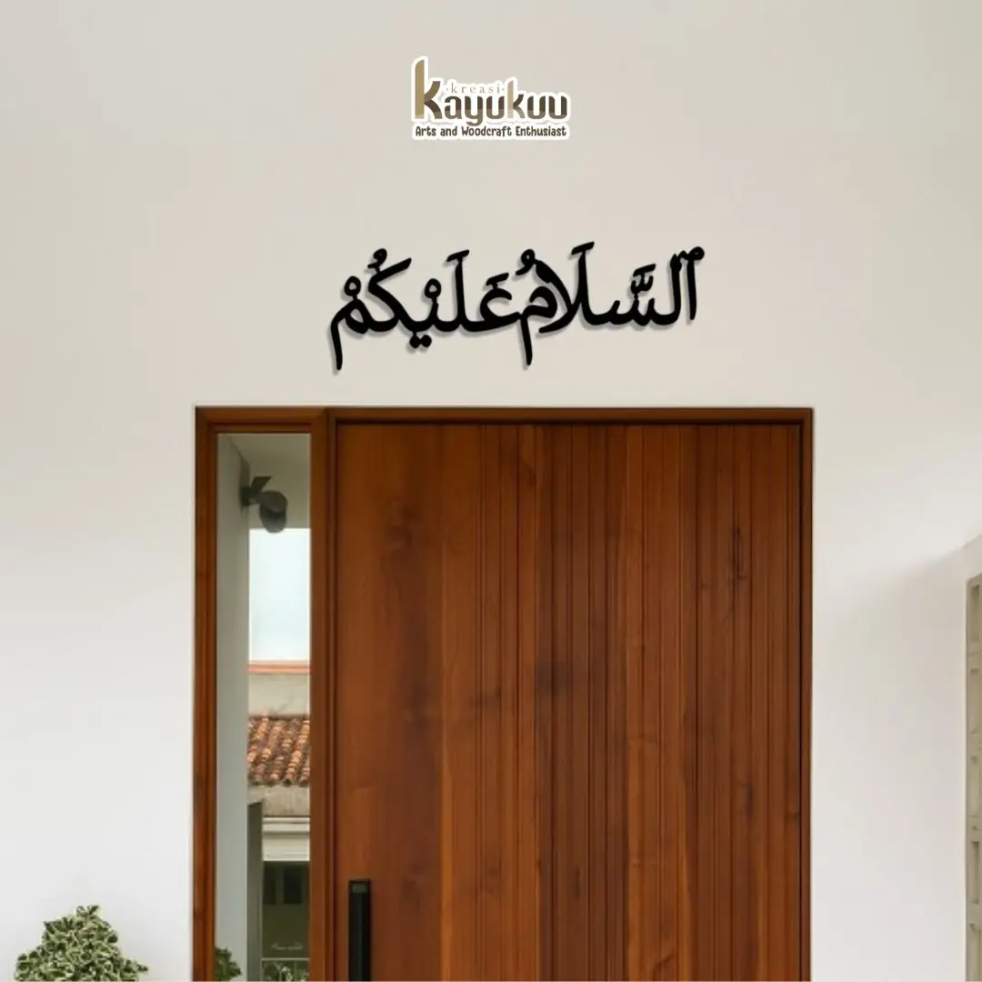 Kreasikayukuu Kaligrafi Assalamualaikum Arab P30cm dan 50cm – Hiasan Dinding Kayu Plywood 5mm