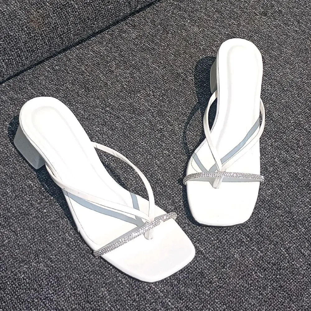Sandal Akyra Jepit Heels 5cm Diana Glossy Tali Mutiara - Wanita, Karet Pesta Hak Tahu