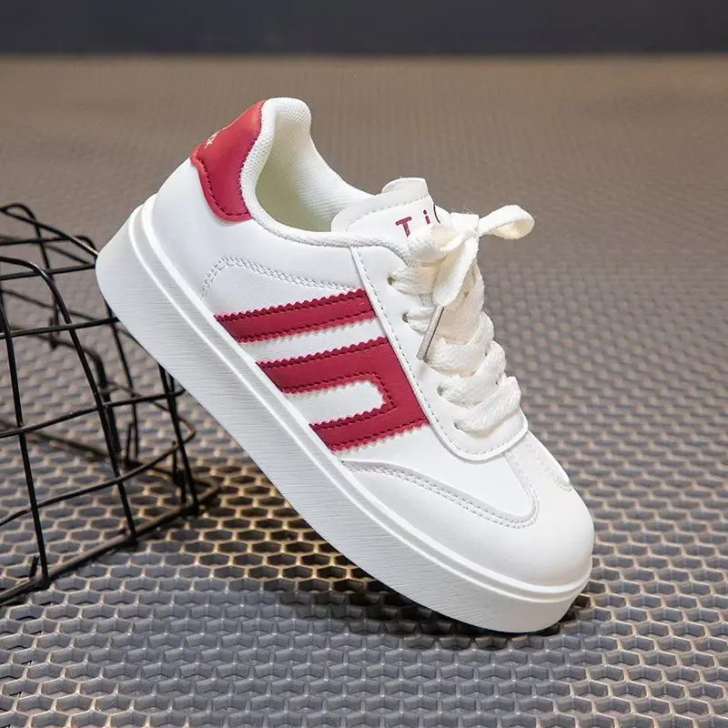 BOMBBEAR GAJIAN SALE 7.7 YNSS2203 Sepatu Sekolah Anak Dengan Fashion Sneakers bahan Strap Velcro Variant Tali Sepatu Kulit Sintesis Premium, Nyaman Lentur Ringan Desain Ergonomis untuk Aktivitas Aktif Si Kecil! warna Hitam Coklat Merah Ungu size 26-37 2