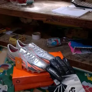 SEPATU BOLA ORTUSEIGHT SPARK FG - SILVER/PEACH/GREY