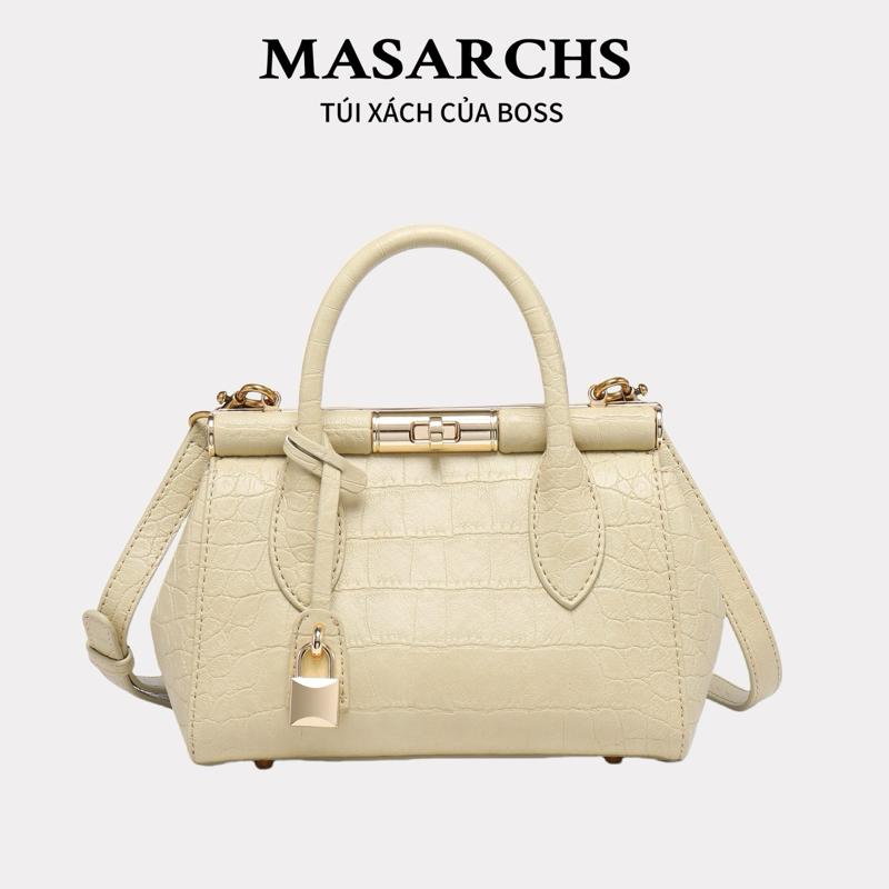  Túi xách nữ MASARCHS da thật cao cấp thiết kế Clutch cầm tay Size 19cm vân da cá sấu tinh tế màu vàng nhạt thời thượng màu đen sang trọng móc khóa trang trí hình ổ khóa tinh tế phù hợp đi tiệc hay dạo phố đeo vai đeo chéo Full hộp hãng -MS6103 