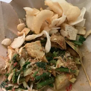 Pical lok na yang dimana pical ini ada sayur sayuran segar dan memiliki rempah-rempah yang menyatu dgn pical