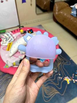 Product Review of Gigitan Bayi Bentuk Kepiting Baby Bear | Mainan Gigitan Silikon Food-Grade | Desain Perlindungan Tangan untuk Bayi from R** 2