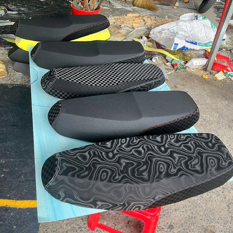 Vỏ bọc yên xe máy Da 3D Da carô . cho các dòng xe