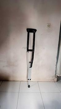 Product Review of Tongkat Ketiak Dewasa / Alat Bantu Jalan Dewasa (Egrang / Krek Ketiak / Kruk Ketiak / Kruk Crutch) from A**H ** 0