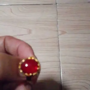 CINCIN KOIN ASLI 1991 CINCIN PERMATA MERAH BULAT WARNA EMAS ANTI LUNTUR DAN KARAT Titanium Wanita Pria Delima