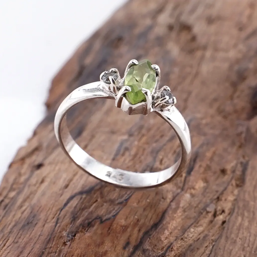 Cincin Wanita Perak Asli 925 Tabur Mini Natural Peridot Dothea