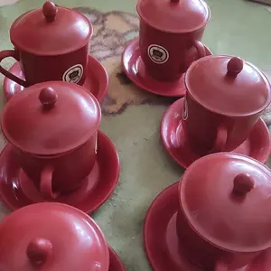 SET GELAS CANGKIR PLASTIK Elegan Fungsional Merah & Putih Dengan Lepek & Tutup untuk Minuman Panas Dingin