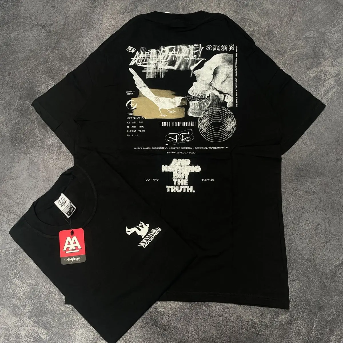 KAOS / T-SHIRT DISTRO FULL TAG / FALL DOWN / BLACK TEE / PRIA / BAJU WANITA / KAOS DISTRO / KAOS ALIVE ANGEL / STREETWEAR / KAOS VINTAGE / COUPLE / UNISEX / JEPANG / LENGAN PENDEK