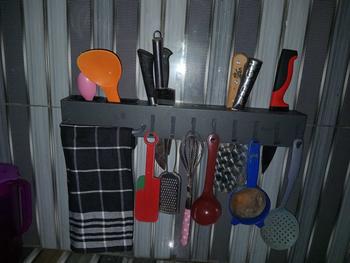 Product Review of Rak pisau dinding Dapur Stainless Steel Rak Gantung Dapur Multifungsi Rak Tempel Tanpa Bor/Rak sendok Garpu Gantung Dapurd Gantung Stainless Steel Tempat Pisau Sendok Garpu Bu Besi Kitchenware Penyimpanan from r**1 0