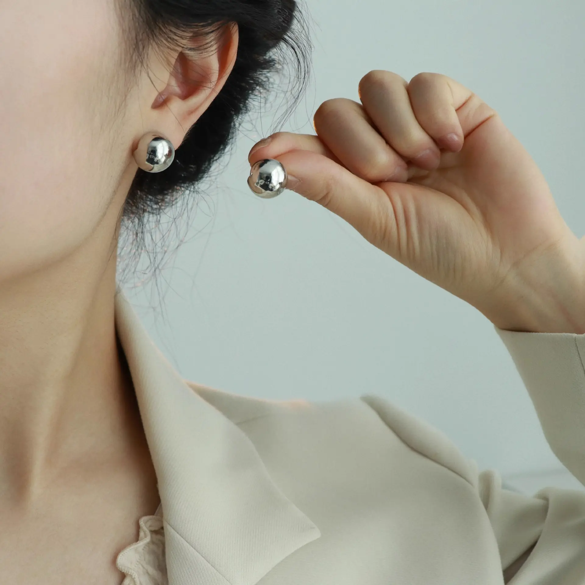Aksesori fesyen wanita anting-anting pejantan hemisferis sederhana dan serbaguna925 Gold -Dekorasi/Hadiah Souvenir/Fashion Anting Wanita