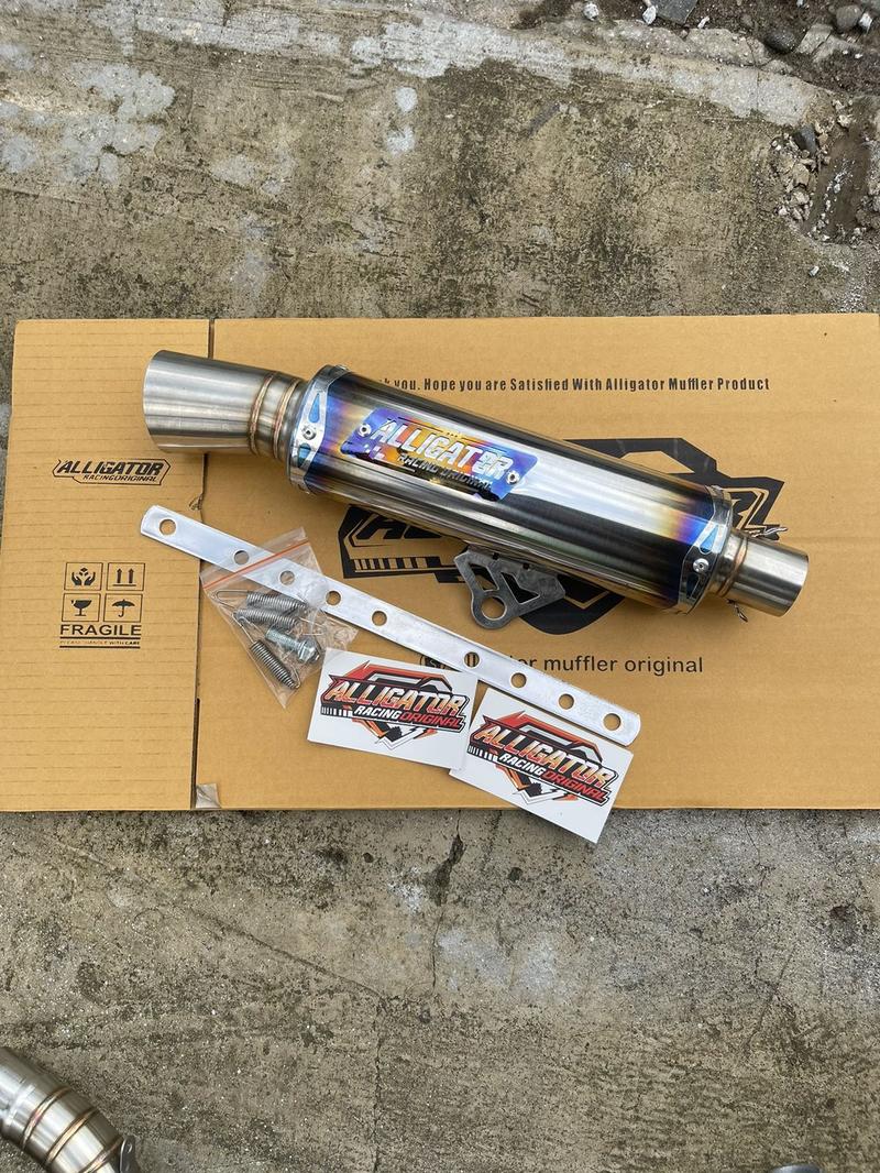 Product Introduction of Knalpot Samlong Original Alligator Halfblue New Emblem [ inlet 38 mm ] free triplat Nmax Aerox Beat Mio Scoopy Vario Pcx lexy Xride fino Fazio Freego dll Bracket Laser Motor Motorcycle 12