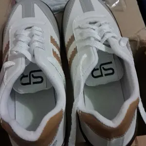 Sepatu Sneakers KLEA Sepatu Sport Shoes Wanita Bahan Sintetis Outsole Semi Karet Warna Hitam Tan Pink Putih Ukuran 37-40 Dilengkapi Box dan Tali