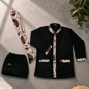 Setelan Pangsi Anak Hitam Batik dan Hitam Polos Free Iket Kepala Adat Sunda Tradisional dengan Tampilan Elegan untuk Anak