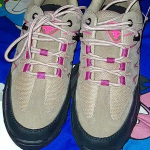 SEPATU GUNUNG WANITA TRACKING RUBTRACK MAHAWU WOMEN SEPATU TRACKING HIKING WANITA OLAHRAGA OUTDOOR