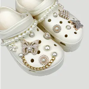 Kalung mutiara hati dengan rantai berlian Aksesori gesper sepatu DIY yang dapat dilepas, sangat cocok Shoe jibbitz  1  set  dewasa Rantai mutiara INS kupu-kupu hati Rantai mutiara berlian berbentuk tetesan air mata berwarna perak cerah hiasan  sandal  tem