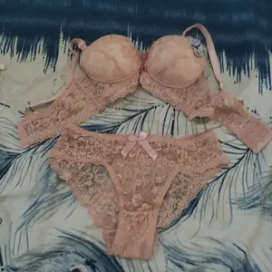 Set Bh Celana Dalam Wanita Busa Tebal Kawat Cup Kecil Setelan Bra Motif Renda