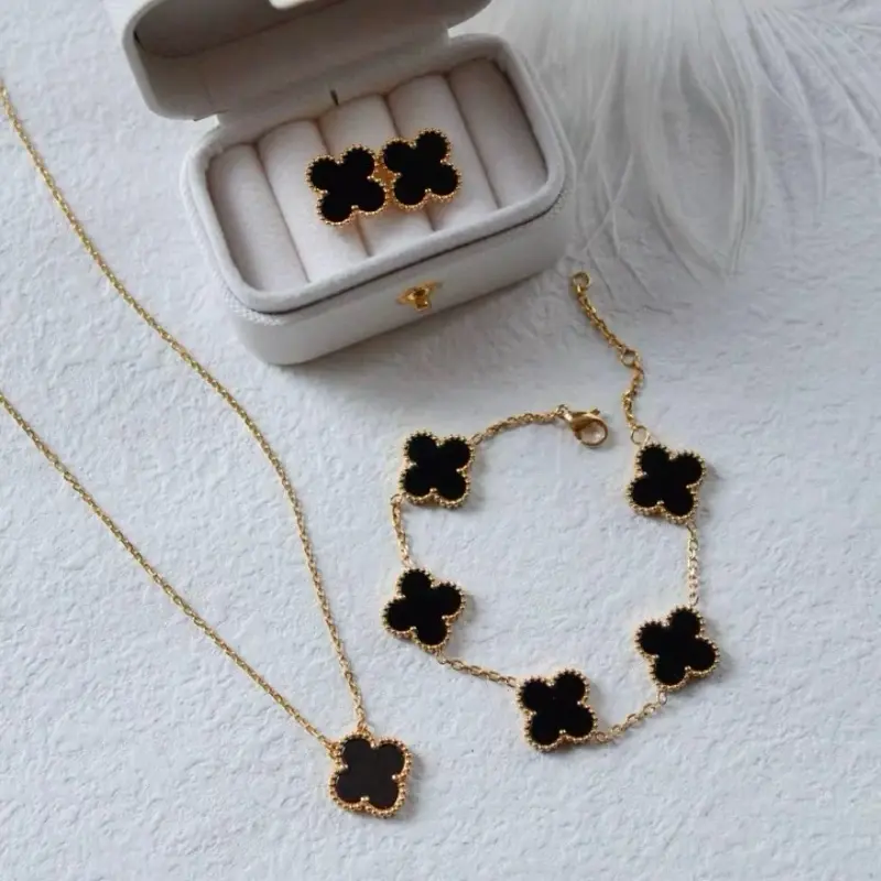 Kalung Titanium Wanita Perhiasan Bunga Hitam Elegan Set Hadiah Kulit Trending Fyp 4
